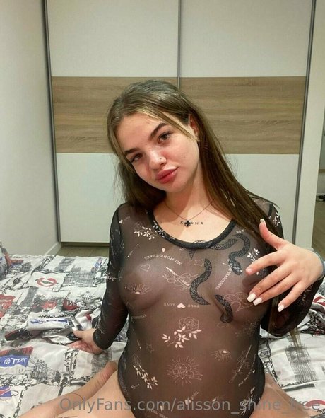 Naakte gelekte OnlyFans-foto van Alissonshinefree