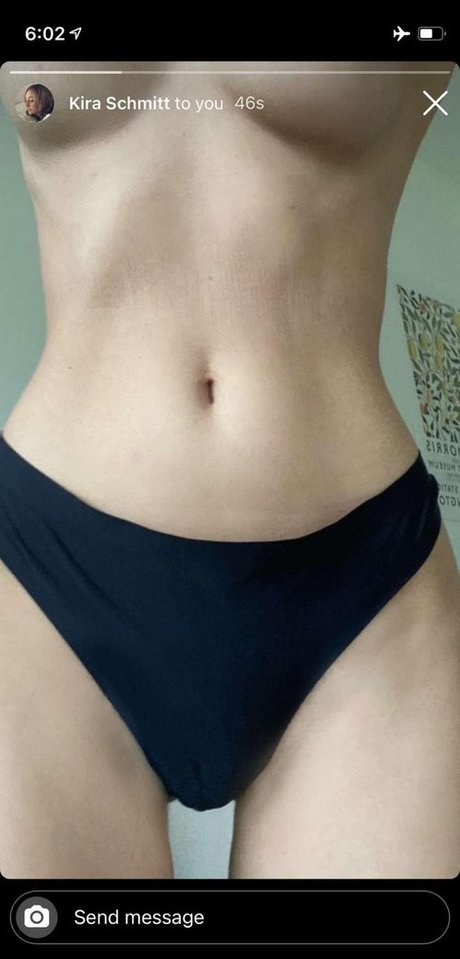 Naakte gelekte OnlyFans-foto van Kira Schmitt