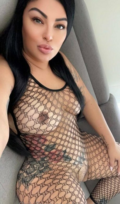 Naakte gelekte OnlyFans-foto van Cjay Natalie
