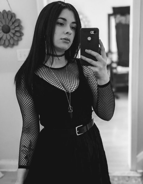 Naakte gelekte OnlyFans-foto van Kawaiiinquisitor