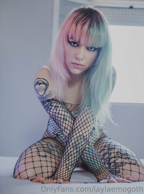 Naakte gelekte OnlyFans-foto van Laylaemogoth