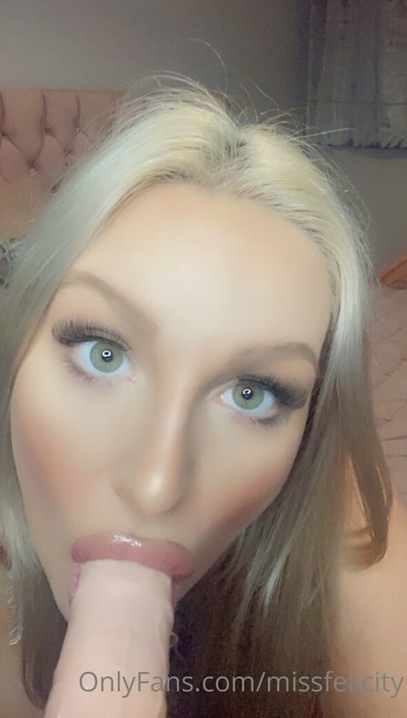 Naakte gelekte OnlyFans-foto van Missfelicity