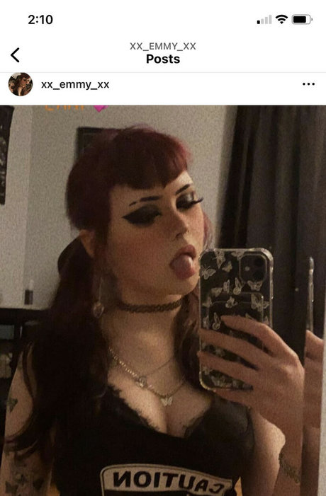 Naakte gelekte OnlyFans-foto van Xxgothbimboxx