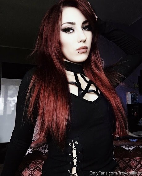 Naakte gelekte OnlyFans-foto van Freyanillinht