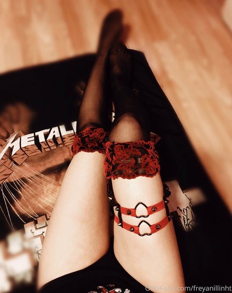 Naakte gelekte OnlyFans-foto van Freyanillinht