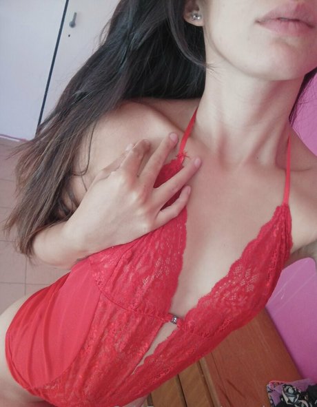 Naakte gelekte OnlyFans-foto van Romakromm