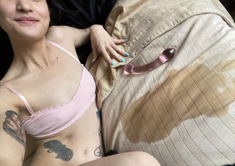 Naakte gelekte OnlyFans-foto van Whoreticulture