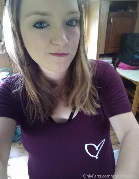 Naakte gelekte OnlyFans-foto van Aprilrose1992