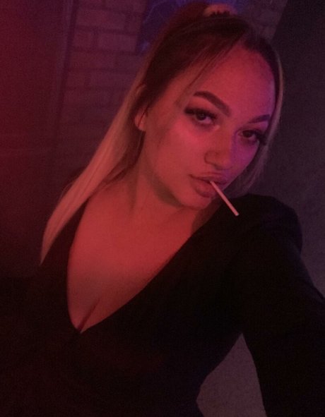 Naakte gelekte OnlyFans-foto van Xxkityxx