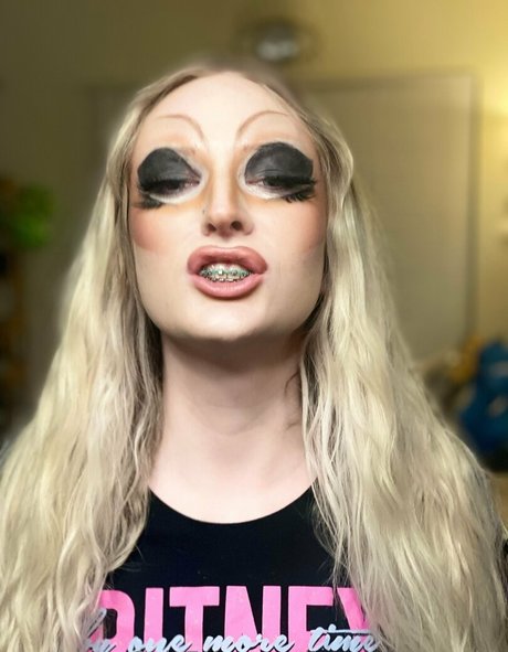 Naakte gelekte OnlyFans-foto van Cecenicolesmith
