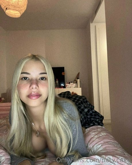 Naakte gelekte OnlyFans-foto van Patycake
