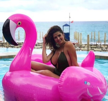 Naakte gelekte OnlyFans-foto van Fabiana Pastorino