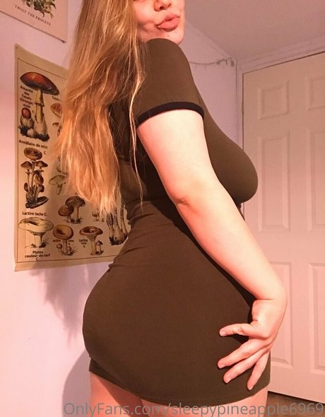 Naakte gelekte OnlyFans-foto van Sleepypineapple6969