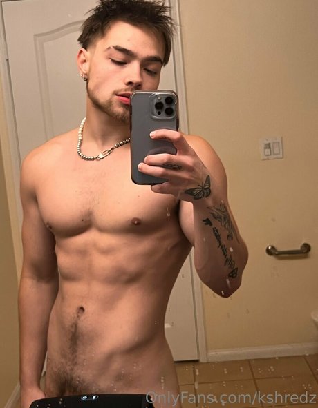 Naakte gelekte OnlyFans-foto van Kshredz