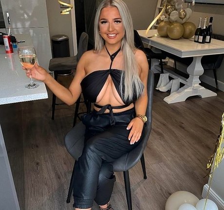 Naakte gelekte OnlyFans-foto van Elizabeth Taylor