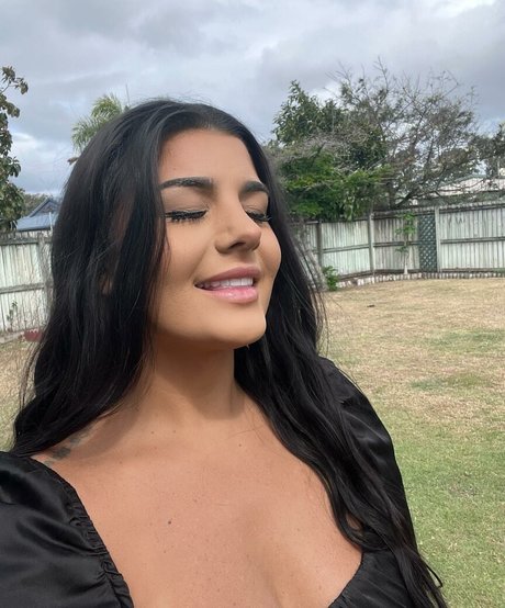 Naakte gelekte OnlyFans-foto van Jesy Lee