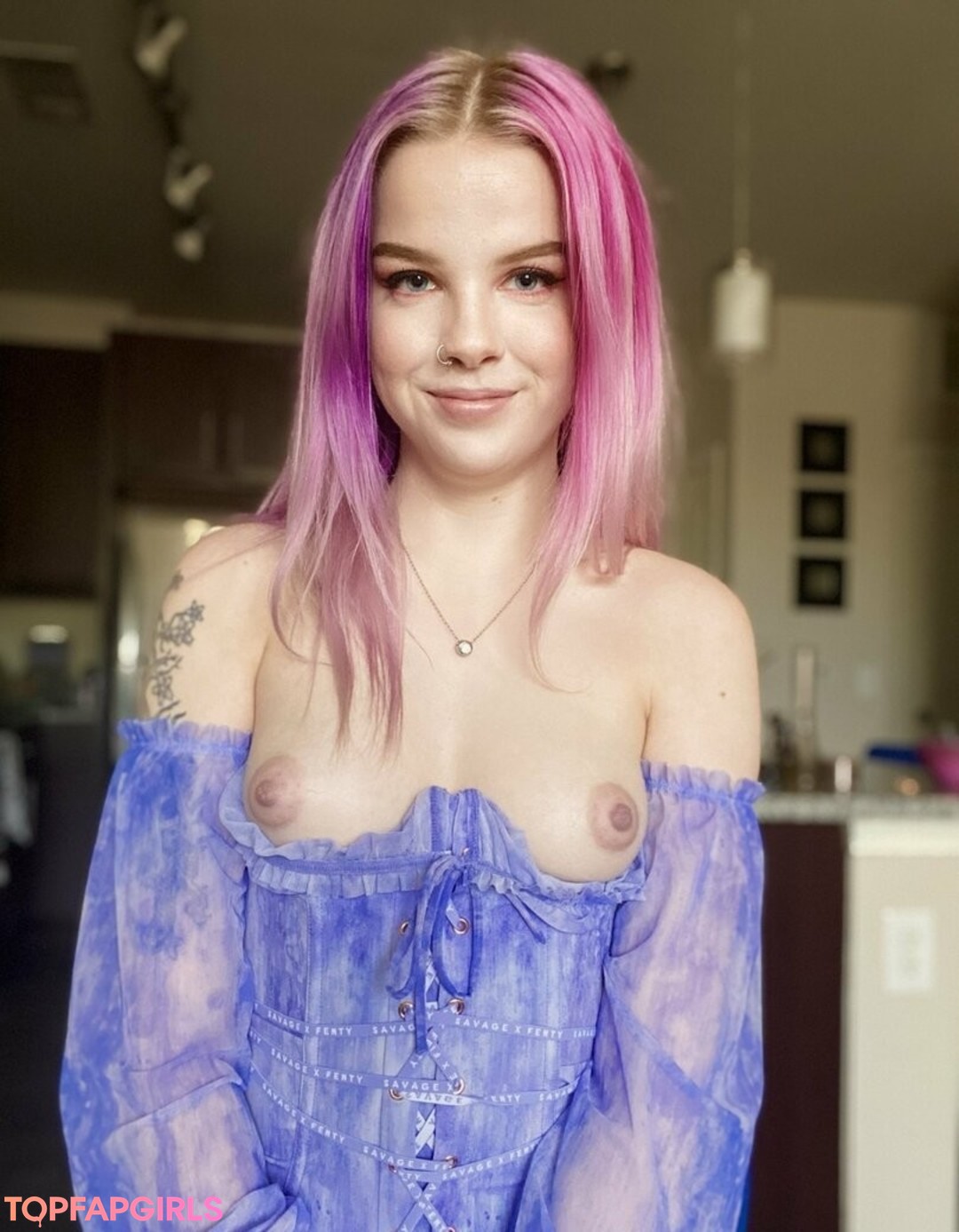 Naakte gelekte OnlyFans-foto van Thesilvermoon #1019