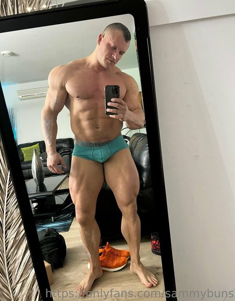 Naakte gelekte OnlyFans-foto van Sammybuns