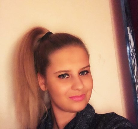 Naakte gelekte OnlyFans-foto van Barbara Szabo