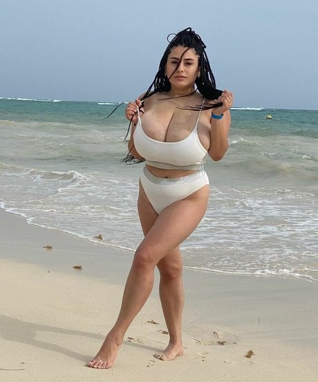 Naakte gelekte OnlyFans-foto van Rozzzywow
