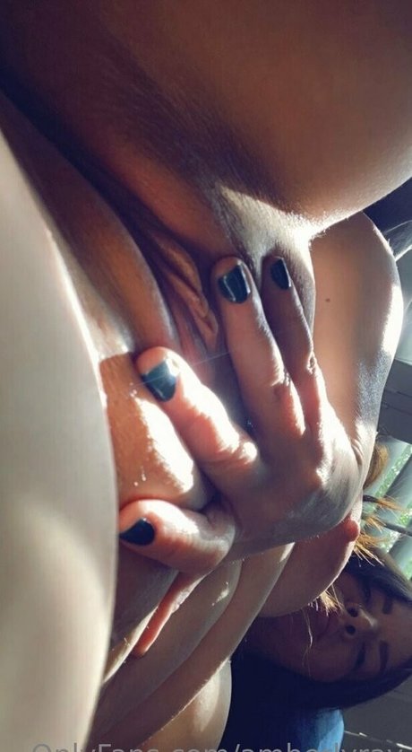 Naakte gelekte OnlyFans-foto van Amberlyray