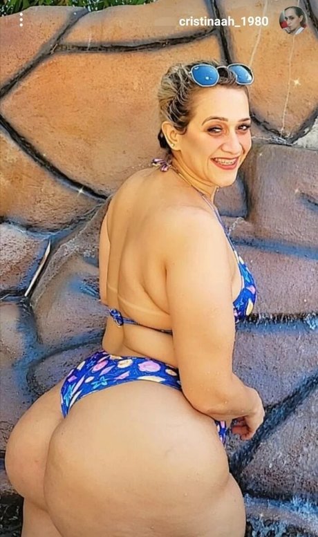 Naakte gelekte OnlyFans-foto van Helen Cristina