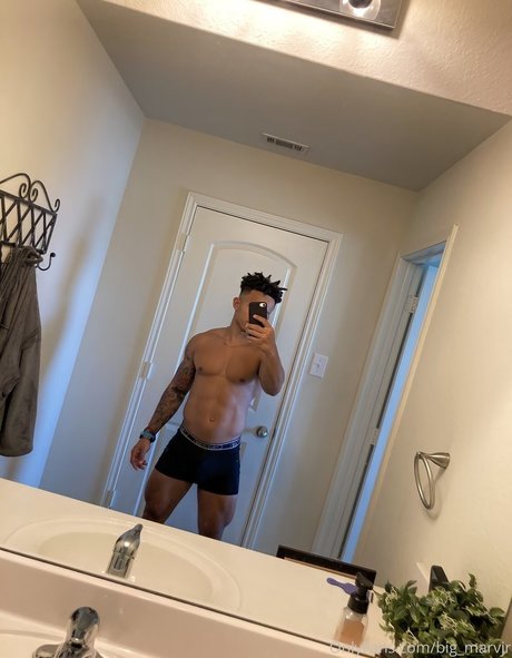 Naakte gelekte OnlyFans-foto van Bigmarvjr