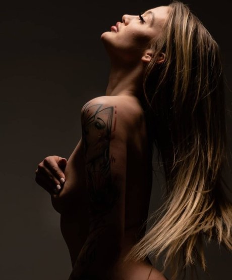 Naakte gelekte OnlyFans-foto van Klaudia Stec