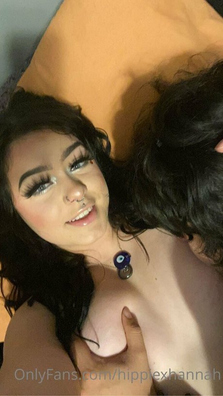 Naakte gelekte OnlyFans-foto van Piercednoodle