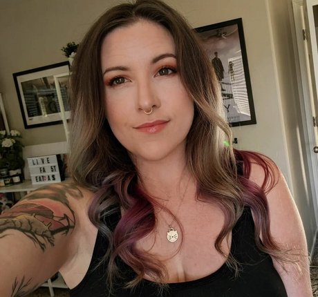 Naakte gelekte OnlyFans-foto van Renee