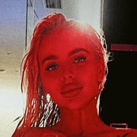 Naakte gelekte OnlyFans-foto van Elise