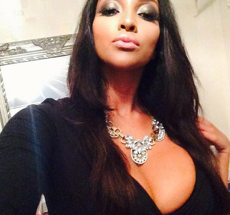 Naakte gelekte OnlyFans-foto van Shayliving
