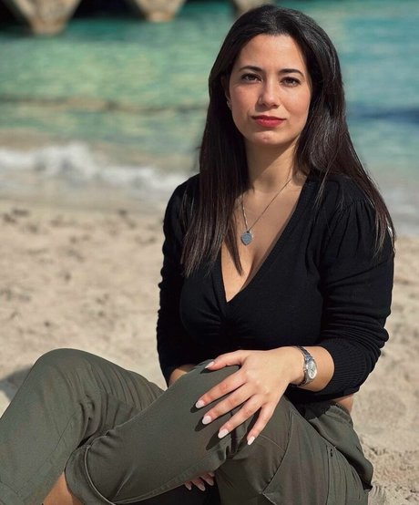 Naakte gelekte OnlyFans-foto van Paola Arena