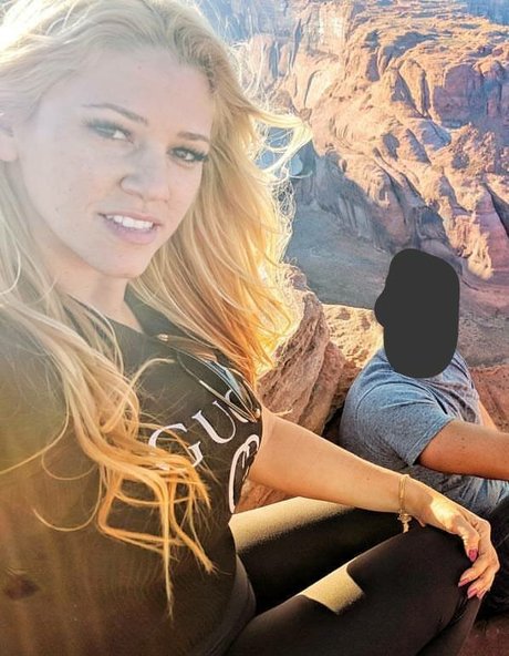 Naakte gelekte OnlyFans-foto van Nicolle A