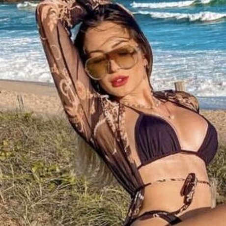Naakte gelekte OnlyFans-foto van Larissa Scherrer