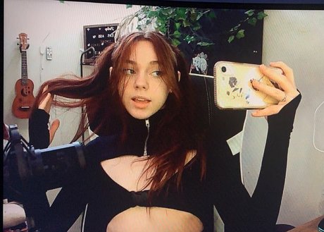 Naakte gelekte OnlyFans-foto van Rosiemxx