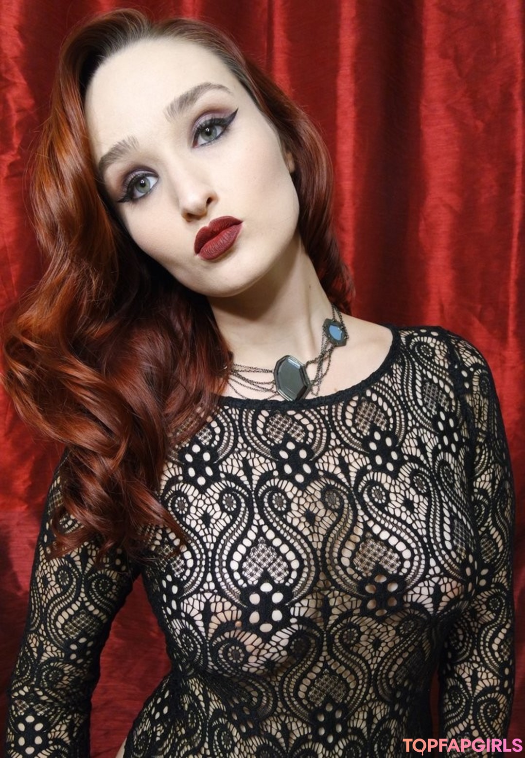 Naakte gelekte OnlyFans-foto van Alexandria The Red #1049