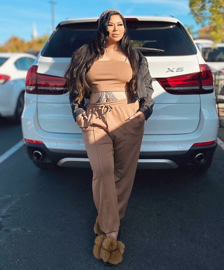 Naakte gelekte OnlyFans-foto van Mizuki Brown