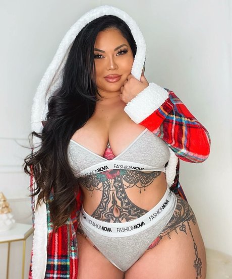 Naakte gelekte OnlyFans-foto van Mizuki Brown