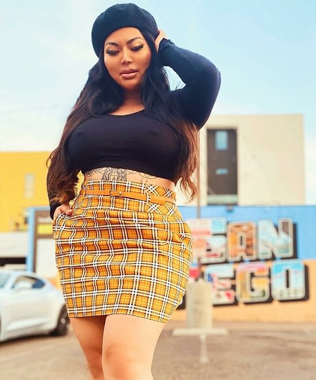 Naakte gelekte OnlyFans-foto van Mizuki Brown