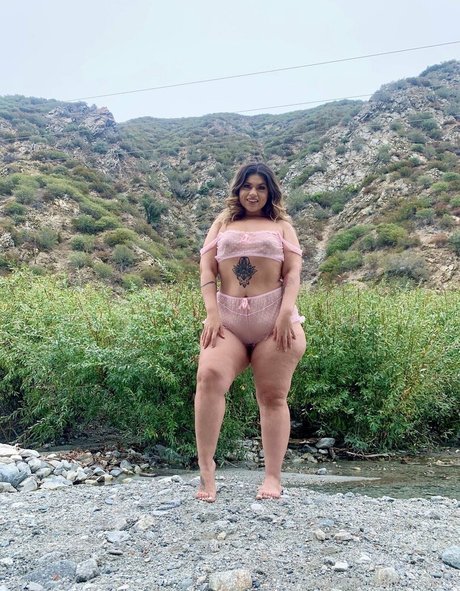 Naakte gelekte OnlyFans-foto van Maryalicejenni