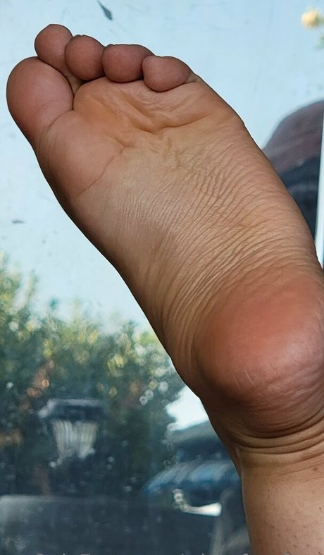 Naakte gelekte OnlyFans-foto van Trinsfeetfree