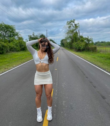 Naakte gelekte OnlyFans-foto van Arielsaleh16