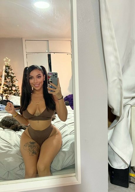 Naakte gelekte OnlyFans-foto van Diquearrieta