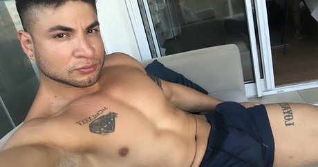 Naakte gelekte OnlyFans-foto van Liamgaltyfree
