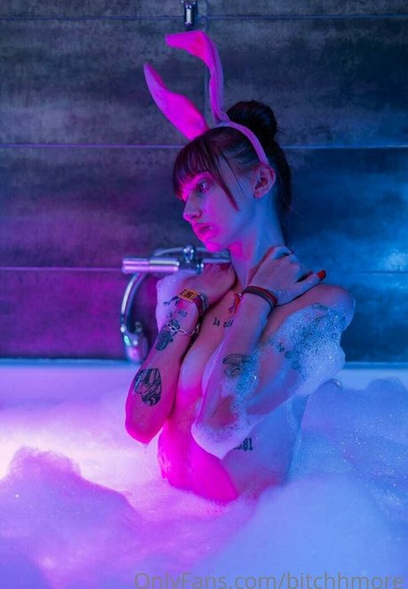 Naakte gelekte OnlyFans-foto van Metrikagyal