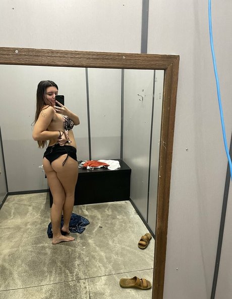 Naakte gelekte OnlyFans-foto van Loserlexxxfree