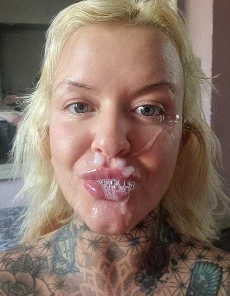 Naakte gelekte OnlyFans-foto van Katherine Masterman