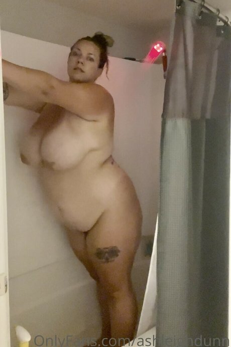 Naakte gelekte OnlyFans-foto van Ashleighdunn
