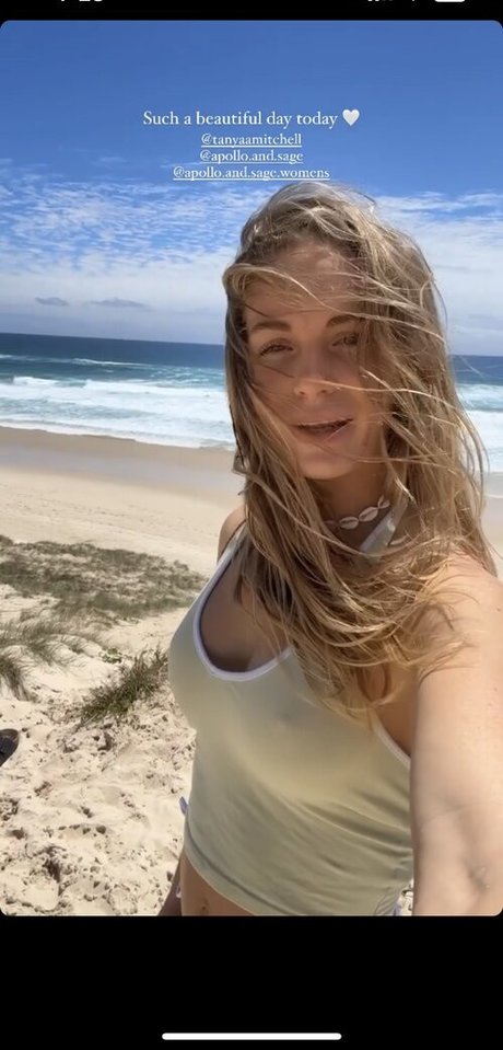 Naakte gelekte OnlyFans-foto van Morgan Moroney